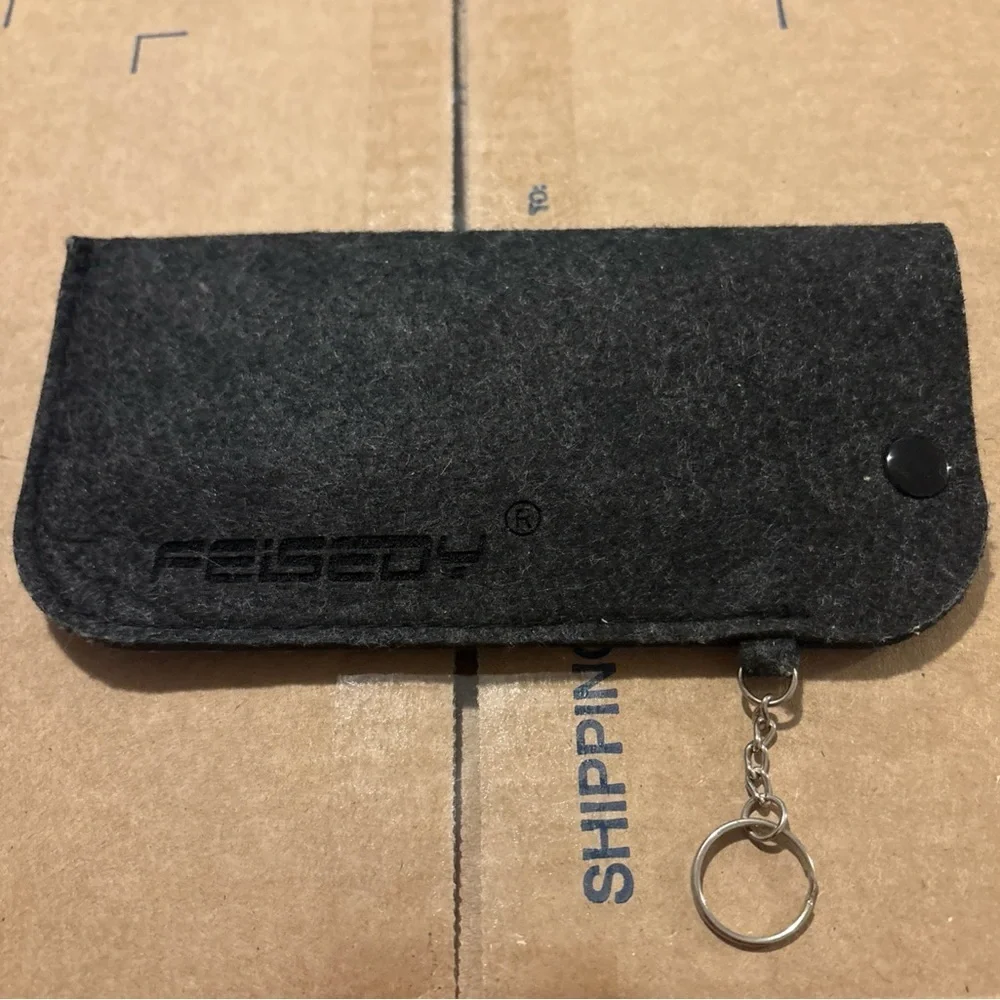 Feisedy Felt Eyeglass Case Snap Closure Keychain Soft Sunglasses Pouch